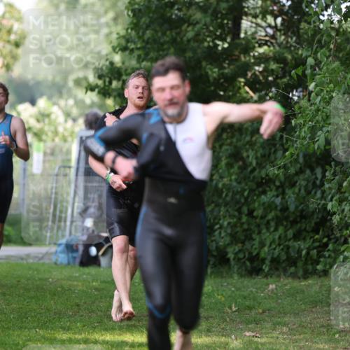 15.06.2025 - 7 Türme Triathlon Michael Strokosch http://msf.ph/oto/7968213 15.06.2025 12:54:21 Schwimmen 707, 734, 802, 930, 978, 990, 996, 1006, 1016, 1045, 1105, 1181 meine-sportfotos.de