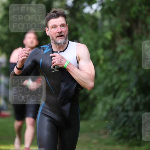 15.06.2025 - 7 Türme Triathlon Michael Strokosch http://msf.ph/oto/7968223 15.06.2025 12:54:23 Schwimmen 707, 734, 802, 930, 978, 990, 996, 998, 1006, 1016, 1045, 1104, 1105 meine-sportfotos.de
