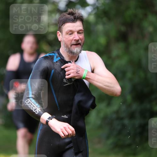 15.06.2025 - 7 Türme Triathlon Michael Strokosch http://msf.ph/oto/7968230 15.06.2025 12:54:23 Schwimmen 707, 734, 802, 930, 978, 990, 996, 998, 1006, 1016, 1045, 1104, 1105 meine-sportfotos.de