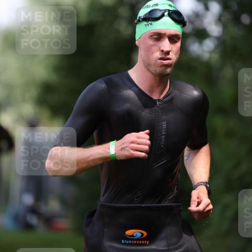 15.06.2025 - 7 Türme Triathlon Michael Strokosch http://msf.ph/oto/7968295 15.06.2025 12:54:29 Schwimmen 707, 734, 740, 802, 930, 978, 996, 998, 1006, 1016, 1104, 1105 meine-sportfotos.de