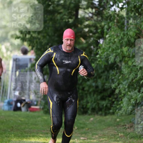 15.06.2025 - 7 Türme Triathlon Michael Strokosch http://msf.ph/oto/7968319 15.06.2025 12:54:32 Schwimmen 707, 734, 740, 802, 916, 978, 996, 998, 1006, 1016, 1104, 1105 meine-sportfotos.de