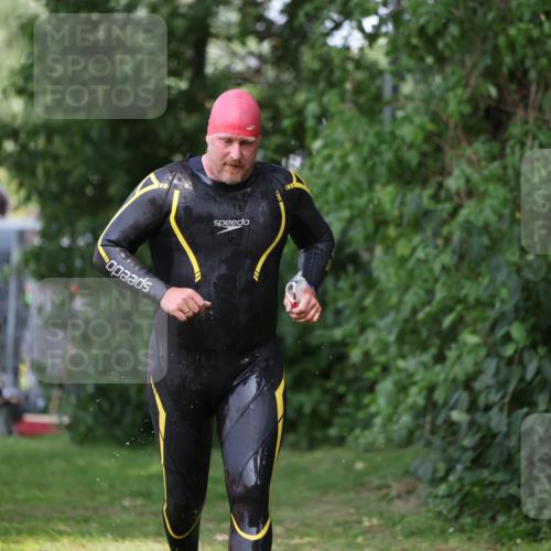 15.06.2025 - 7 Türme Triathlon Michael Strokosch http://msf.ph/oto/7968324 15.06.2025 12:54:33 Schwimmen 707, 734, 740, 802, 916, 939, 978, 996, 998, 1006, 1104, 1105 meine-sportfotos.de