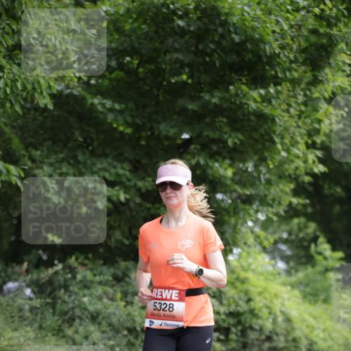 15.06.2025 - REWE Women's Run Jannik Wohlers http://msf.ph/oto/7968325 15.06.2025 10:03:37 Laufen 5328 meine-sportfotos.de
