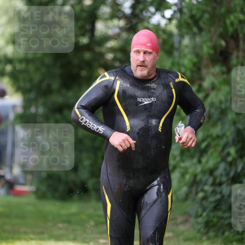 15.06.2025 - 7 Türme Triathlon Michael Strokosch http://msf.ph/oto/7968335 15.06.2025 12:54:34 Schwimmen 707, 719, 734, 740, 802, 916, 939, 978, 996, 998, 1006, 1104, 1105 meine-sportfotos.de