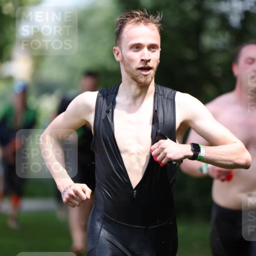 15.06.2025 - 7 Türme Triathlon Michael Strokosch http://msf.ph/oto/7968380 15.06.2025 12:54:38 Schwimmen 707, 719, 734, 740, 802, 916, 939, 945, 998, 1006, 1104, 1105, 1182 meine-sportfotos.de