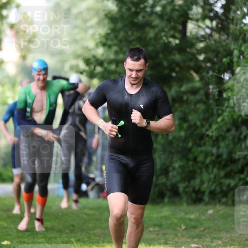 15.06.2025 - 7 Türme Triathlon Michael Strokosch http://msf.ph/oto/7968392 15.06.2025 12:54:39 Schwimmen 707, 719, 734, 740, 802, 916, 939, 945, 998, 1006, 1024, 1104, 1105, 1182 meine-sportfotos.de