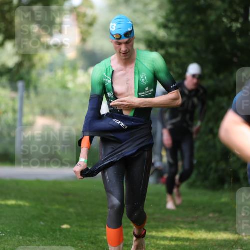 15.06.2025 - 7 Türme Triathlon Michael Strokosch http://msf.ph/oto/7968412 15.06.2025 12:54:42 Schwimmen 707, 719, 740, 802, 916, 939, 945, 998, 1006, 1024, 1104, 1105, 1182 meine-sportfotos.de