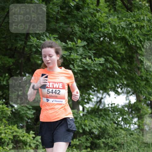 15.06.2025 - REWE Women's Run Jannik Wohlers http://msf.ph/oto/7968495 15.06.2025 10:03:46 Laufen 5442 meine-sportfotos.de