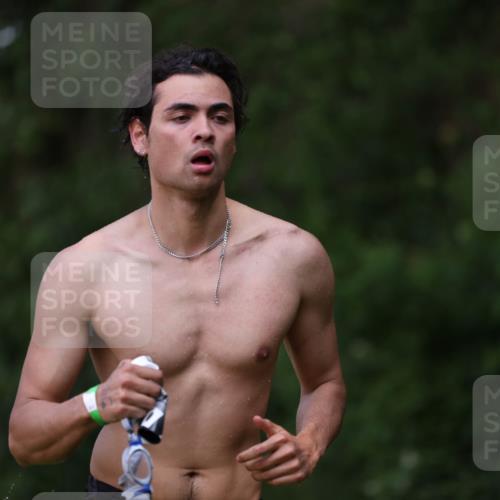 15.06.2025 - 7 Türme Triathlon Michael Strokosch http://msf.ph/oto/7968528 15.06.2025 12:54:55 Schwimmen 157, 701, 719, 723, 740, 762, 846, 881, 916, 939, 945, 950, 952, 1024, 1182 meine-sportfotos.de