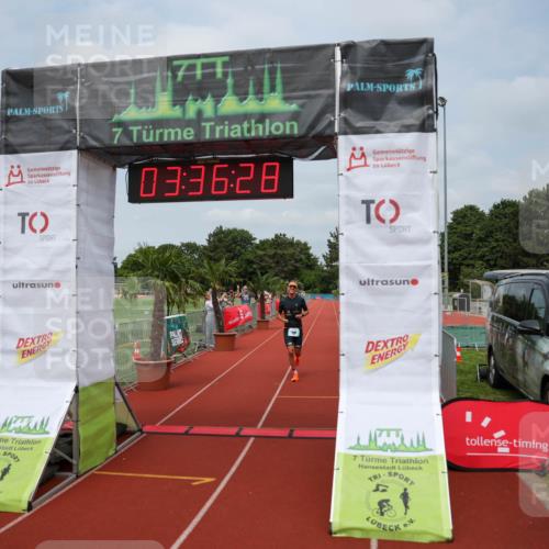 15.06.2025 - 7 Türme Triathlon Michael Strokosch http://msf.ph/oto/7968530 15.06.2025 13:36:27 Ziel 460 meine-sportfotos.de
