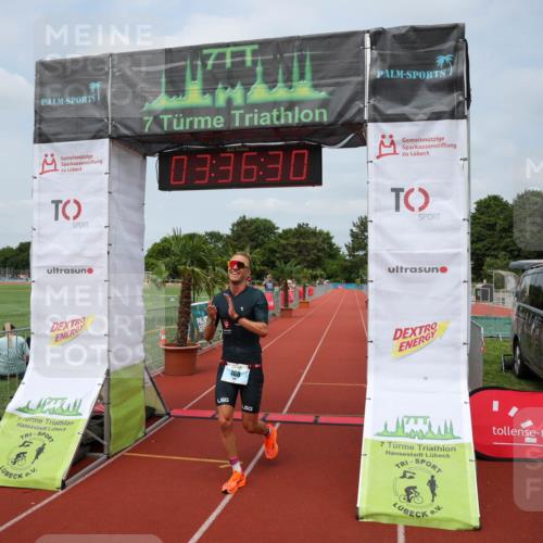 15.06.2025 - 7 Türme Triathlon Michael Strokosch http://msf.ph/oto/7968550 15.06.2025 13:36:30 Ziel 460 meine-sportfotos.de