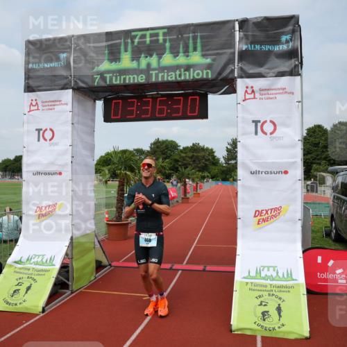 15.06.2025 - 7 Türme Triathlon Michael Strokosch http://msf.ph/oto/7968554 15.06.2025 13:36:30 Ziel 460 meine-sportfotos.de