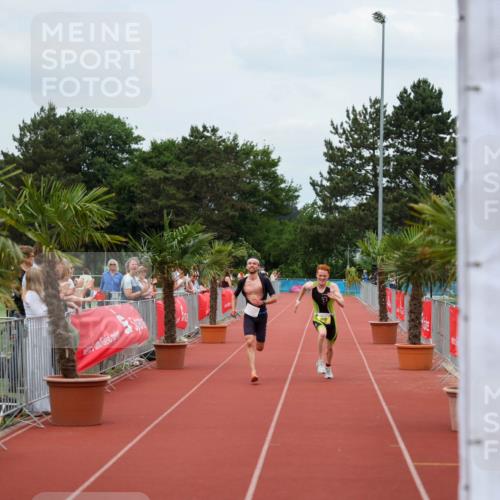 15.06.2025 - 7 Türme Triathlon Michael Strokosch http://msf.ph/oto/7968618 15.06.2025 13:45:05 Ziel 618, 1090 meine-sportfotos.de