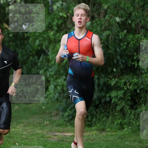 15.06.2025 - 7 Türme Triathlon Michael Strokosch http://msf.ph/oto/7968620 15.06.2025 12:55:07 Schwimmen 157, 701, 723, 727, 745, 762, 769, 772, 801, 846, 859, 865, 881, 950, 952, 1019, 1024, 1152 meine-sportfotos.de