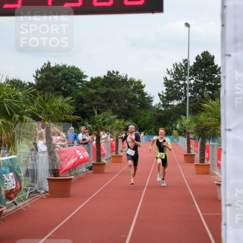 15.06.2025 - 7 Türme Triathlon Michael Strokosch http://msf.ph/oto/7968622 15.06.2025 13:45:06 Ziel 618, 1090 meine-sportfotos.de