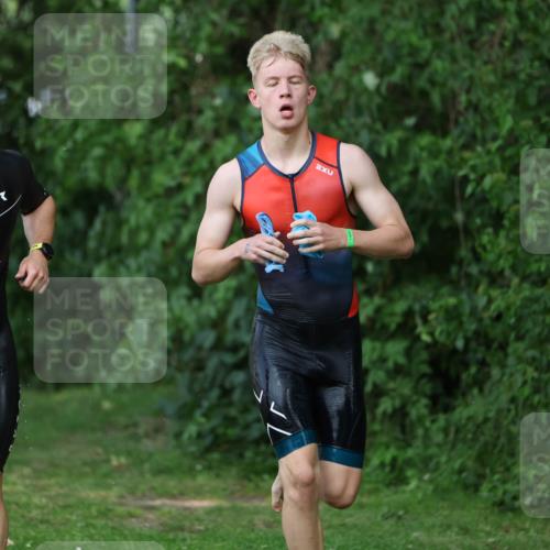 15.06.2025 - 7 Türme Triathlon Michael Strokosch http://msf.ph/oto/7968623 15.06.2025 12:55:07 Schwimmen 157, 701, 723, 727, 745, 762, 769, 772, 801, 846, 859, 865, 881, 950, 952, 1019, 1024, 1152 meine-sportfotos.de