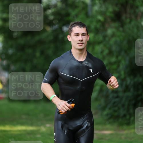 15.06.2025 - 7 Türme Triathlon Michael Strokosch http://msf.ph/oto/7968636 15.06.2025 12:55:08 Schwimmen 157, 701, 723, 727, 745, 762, 769, 772, 801, 846, 859, 865, 881, 950, 952, 1019, 1024, 1152 meine-sportfotos.de