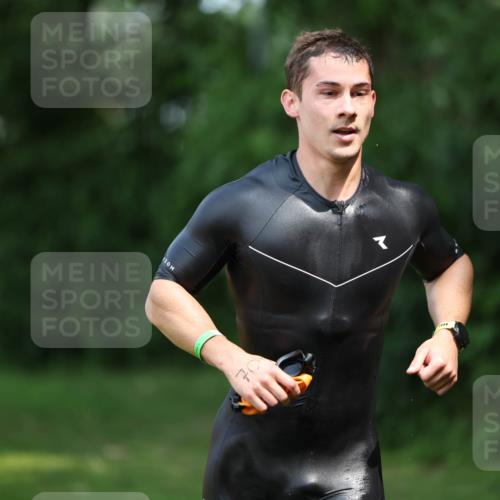 15.06.2025 - 7 Türme Triathlon Michael Strokosch http://msf.ph/oto/7968644 15.06.2025 12:55:09 Schwimmen 157, 701, 723, 727, 745, 762, 769, 772, 801, 846, 859, 865, 881, 950, 952, 1019, 1024, 1075, 1152 meine-sportfotos.de