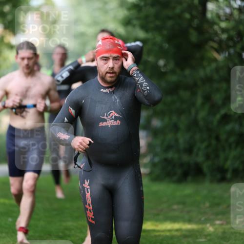 15.06.2025 - 7 Türme Triathlon Michael Strokosch http://msf.ph/oto/7968648 15.06.2025 12:55:10 Schwimmen 157, 701, 723, 727, 745, 762, 769, 772, 801, 846, 859, 865, 881, 950, 952, 1019, 1075, 1152 meine-sportfotos.de
