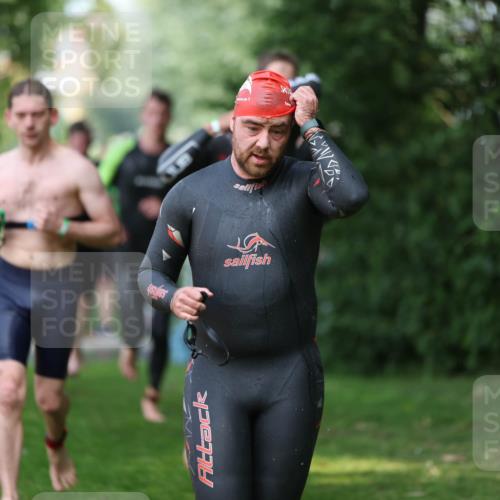 15.06.2025 - 7 Türme Triathlon Michael Strokosch http://msf.ph/oto/7968652 15.06.2025 12:55:10 Schwimmen 157, 701, 723, 727, 745, 762, 769, 772, 801, 846, 859, 865, 881, 950, 952, 1019, 1075, 1152 meine-sportfotos.de