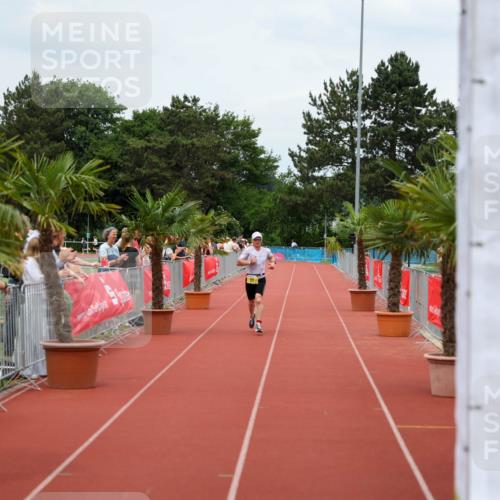 15.06.2025 - 7 Türme Triathlon Michael Strokosch http://msf.ph/oto/7968654 15.06.2025 13:45:43 Ziel 916 meine-sportfotos.de