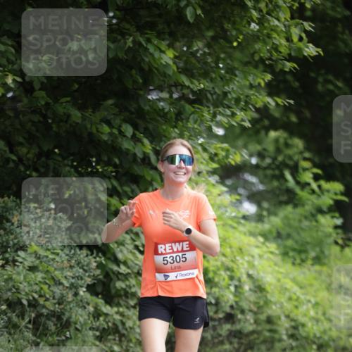 15.06.2025 - REWE Women's Run Jannik Wohlers http://msf.ph/oto/7968660 15.06.2025 10:03:56 Laufen 5305 meine-sportfotos.de