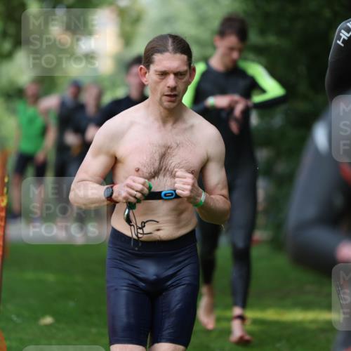 15.06.2025 - 7 Türme Triathlon Michael Strokosch http://msf.ph/oto/7968668 15.06.2025 12:55:12 Schwimmen 157, 701, 723, 727, 745, 762, 769, 772, 784, 801, 846, 859, 865, 881, 950, 952, 1019, 1075, 1152 meine-sportfotos.de