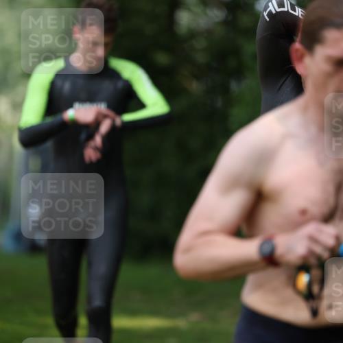 15.06.2025 - 7 Türme Triathlon Michael Strokosch http://msf.ph/oto/7968688 15.06.2025 12:55:13 Schwimmen 157, 701, 723, 727, 745, 762, 769, 772, 784, 801, 846, 859, 865, 881, 950, 952, 1019, 1075, 1152 meine-sportfotos.de