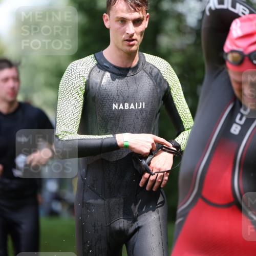 15.06.2025 - 7 Türme Triathlon Michael Strokosch http://msf.ph/oto/7968700 15.06.2025 12:55:15 Schwimmen 157, 701, 723, 727, 745, 762, 769, 772, 784, 797, 801, 846, 859, 865, 927, 950, 952, 955, 1011, 1019, 1075, 1152 meine-sportfotos.de