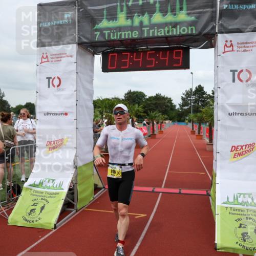 15.06.2025 - 7 Türme Triathlon Michael Strokosch http://msf.ph/oto/7968713 15.06.2025 13:45:49 Ziel 916 meine-sportfotos.de