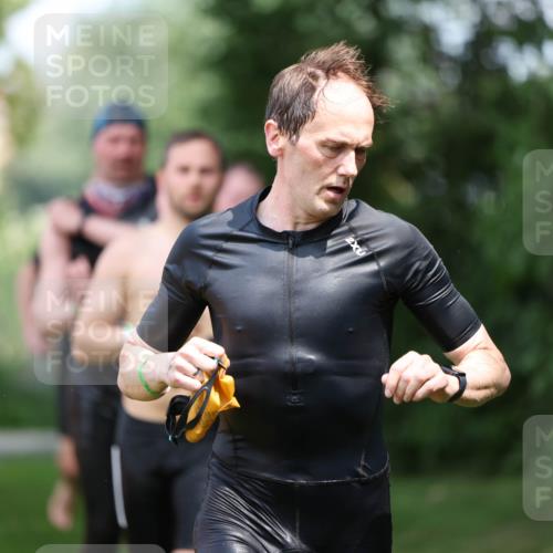 15.06.2025 - 7 Türme Triathlon Michael Strokosch http://msf.ph/oto/7968723 15.06.2025 12:55:19 Schwimmen 727, 745, 769, 772, 784, 792, 797, 801, 846, 859, 865, 927, 950, 952, 955, 1011, 1019, 1075, 1152 meine-sportfotos.de