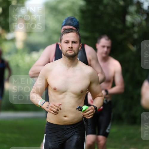 15.06.2025 - 7 Türme Triathlon Michael Strokosch http://msf.ph/oto/7968731 15.06.2025 12:55:20 Schwimmen 727, 745, 769, 772, 784, 792, 797, 801, 846, 859, 865, 927, 950, 952, 955, 1011, 1019, 1075, 1152, 1169 meine-sportfotos.de