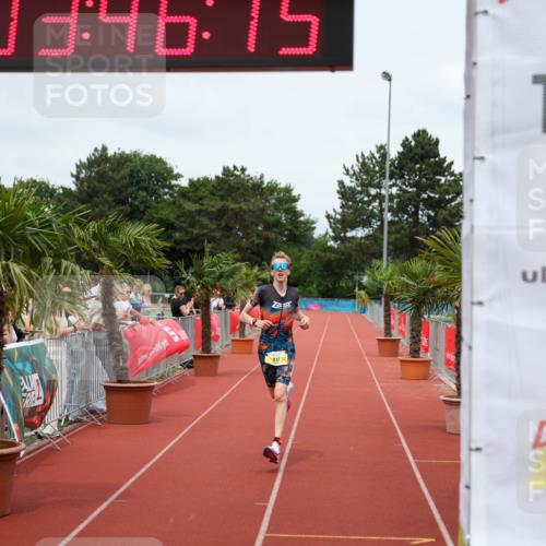 15.06.2025 - 7 Türme Triathlon Michael Strokosch http://msf.ph/oto/7968732 15.06.2025 13:46:15 Ziel 817 meine-sportfotos.de