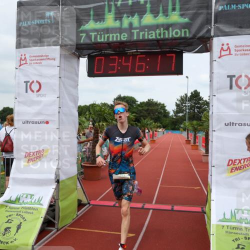 15.06.2025 - 7 Türme Triathlon Michael Strokosch http://msf.ph/oto/7968763 15.06.2025 13:46:17 Ziel 817 meine-sportfotos.de