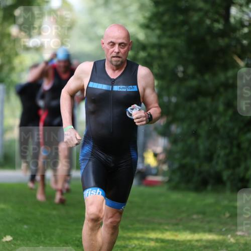 15.06.2025 - 7 Türme Triathlon Michael Strokosch http://msf.ph/oto/7968772 15.06.2025 12:55:24 Schwimmen 727, 745, 763, 769, 772, 784, 792, 797, 801, 805, 846, 859, 865, 879, 927, 952, 955, 1011, 1019, 1029, 1075, 1152, 1169 meine-sportfotos.de