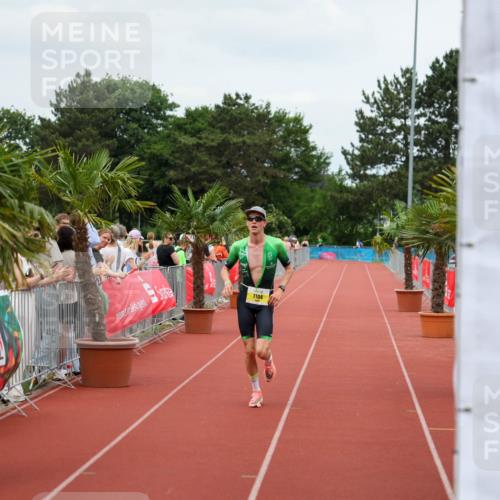 15.06.2025 - 7 Türme Triathlon Michael Strokosch http://msf.ph/oto/7968773 15.06.2025 13:47:33 Ziel 1104 meine-sportfotos.de