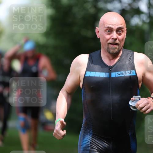 15.06.2025 - 7 Türme Triathlon Michael Strokosch http://msf.ph/oto/7968801 15.06.2025 12:55:26 Schwimmen 727, 745, 763, 769, 772, 784, 792, 797, 801, 805, 859, 865, 879, 927, 955, 1011, 1019, 1029, 1075, 1152, 1169 meine-sportfotos.de