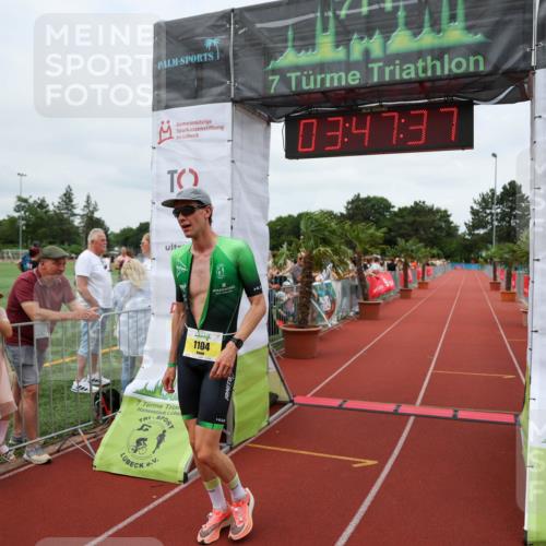 15.06.2025 - 7 Türme Triathlon Michael Strokosch http://msf.ph/oto/7968808 15.06.2025 13:47:36 Ziel 1104 meine-sportfotos.de