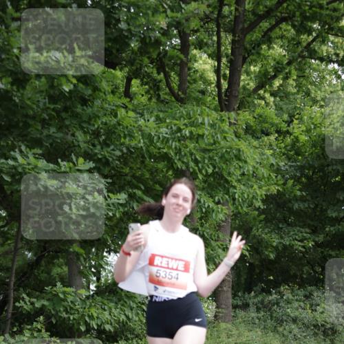 15.06.2025 - REWE Women's Run Jannik Wohlers http://msf.ph/oto/7968821 15.06.2025 10:04:00 Laufen 5354 meine-sportfotos.de