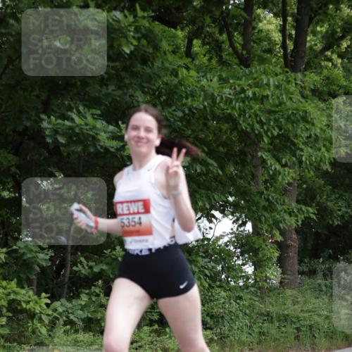 15.06.2025 - REWE Women's Run Jannik Wohlers http://msf.ph/oto/7968836 15.06.2025 10:04:00 Laufen 5354 meine-sportfotos.de