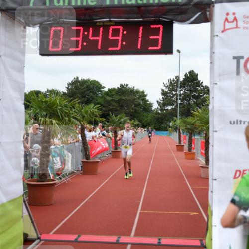 15.06.2025 - 7 Türme Triathlon Michael Strokosch http://msf.ph/oto/7968900 15.06.2025 13:49:13 Ziel 1016 meine-sportfotos.de