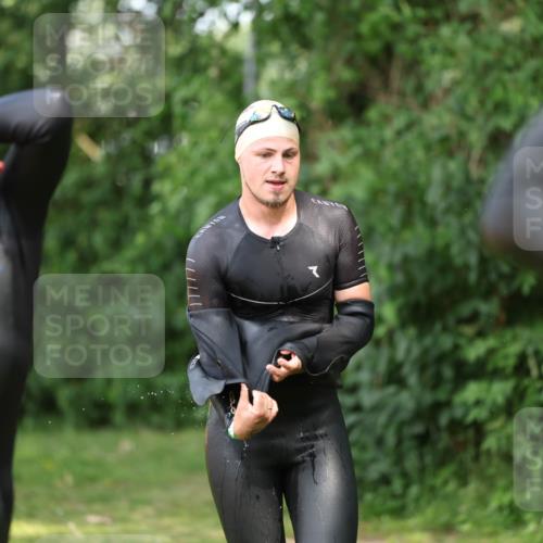 15.06.2025 - 7 Türme Triathlon Michael Strokosch http://msf.ph/oto/7968902 15.06.2025 12:55:34 Schwimmen 727, 755, 763, 769, 784, 792, 797, 805, 877, 879, 919, 927, 955, 1011, 1023, 1029, 1071, 1075, 1169 meine-sportfotos.de