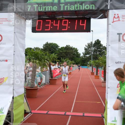 15.06.2025 - 7 Türme Triathlon Michael Strokosch http://msf.ph/oto/7968907 15.06.2025 13:49:14 Ziel 1016 meine-sportfotos.de