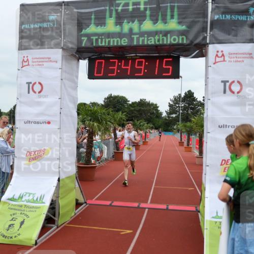 15.06.2025 - 7 Türme Triathlon Michael Strokosch http://msf.ph/oto/7968918 15.06.2025 13:49:14 Ziel 1016 meine-sportfotos.de