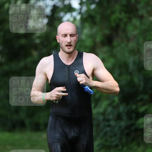 15.06.2025 - 7 Türme Triathlon Michael Strokosch http://msf.ph/oto/7968926 15.06.2025 12:55:36 Schwimmen 755, 763, 769, 784, 792, 797, 805, 877, 879, 919, 927, 955, 1011, 1023, 1029, 1071, 1075, 1144, 1169 meine-sportfotos.de