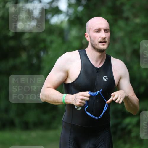 15.06.2025 - 7 Türme Triathlon Michael Strokosch http://msf.ph/oto/7968933 15.06.2025 12:55:36 Schwimmen 755, 763, 769, 784, 792, 797, 805, 877, 879, 919, 927, 955, 1011, 1023, 1029, 1071, 1075, 1144, 1169 meine-sportfotos.de