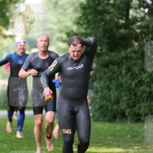 15.06.2025 - 7 Türme Triathlon Michael Strokosch http://msf.ph/oto/7968945 15.06.2025 12:55:37 Schwimmen 755, 763, 784, 792, 797, 805, 877, 879, 919, 927, 955, 1011, 1023, 1029, 1071, 1075, 1144, 1169 meine-sportfotos.de
