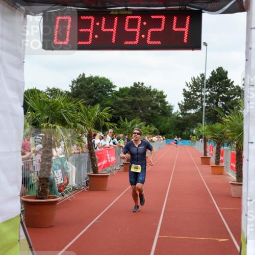 15.06.2025 - 7 Türme Triathlon Michael Strokosch http://msf.ph/oto/7968962 15.06.2025 13:49:24 Ziel 940 meine-sportfotos.de