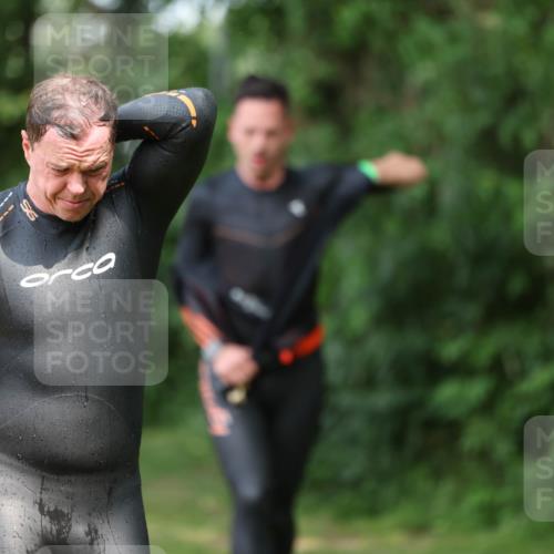 15.06.2025 - 7 Türme Triathlon Michael Strokosch http://msf.ph/oto/7968974 15.06.2025 12:55:39 Schwimmen 755, 763, 784, 792, 797, 805, 877, 879, 895, 919, 927, 955, 1011, 1023, 1029, 1071, 1075, 1144, 1169 meine-sportfotos.de