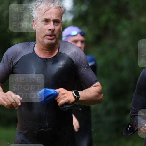 15.06.2025 - 7 Türme Triathlon Michael Strokosch http://msf.ph/oto/7968999 15.06.2025 12:55:41 Schwimmen 755, 763, 784, 792, 797, 805, 877, 879, 895, 919, 927, 955, 1011, 1023, 1029, 1071, 1144, 1153, 1169, 1177 meine-sportfotos.de
